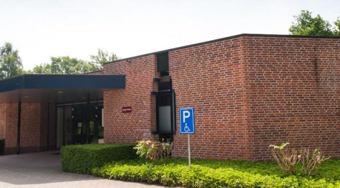 Monuta De Jager start drivetrough condoléance