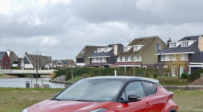 Rijden met Toyota C-HR 2.0 High Power Hybrid