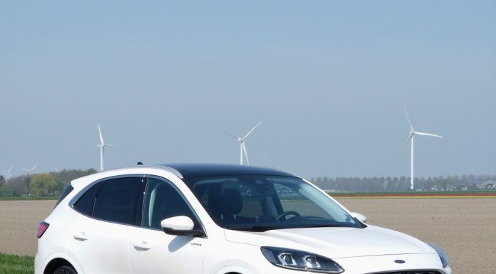 Rijden met Ford Kuga Hybrid Vignale