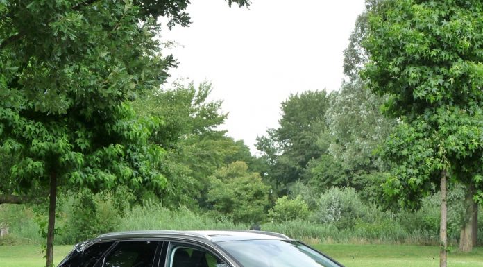 Rijden met Peugeot 3008 Hybrid 225 Allure