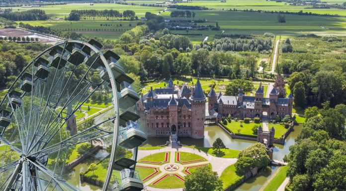 ZWIEREN EN VIEREN OP JARIG ITALIË EVENEMENT