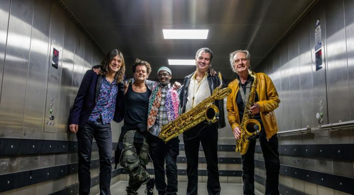 Spetterende afsluiting Oldtimer Festival Huizen door Hans Dulfer